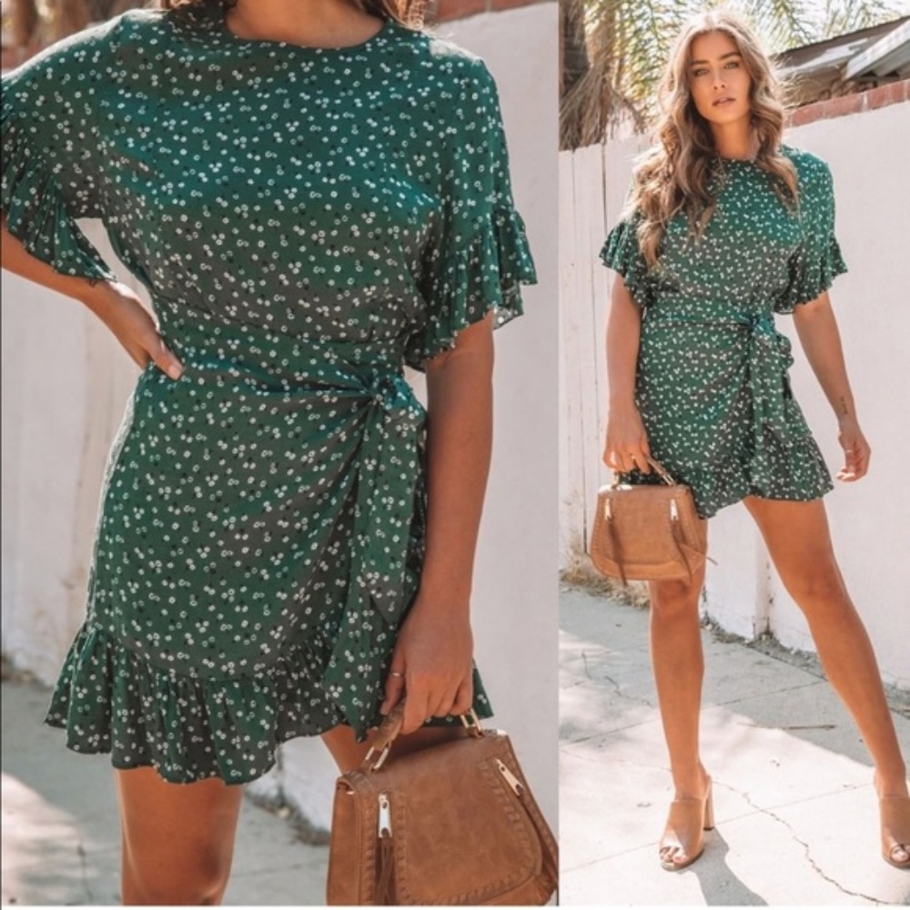 NWT Vici collection green floral wrap dress -small